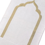 Tapis de prière blanc motif de porte doré
